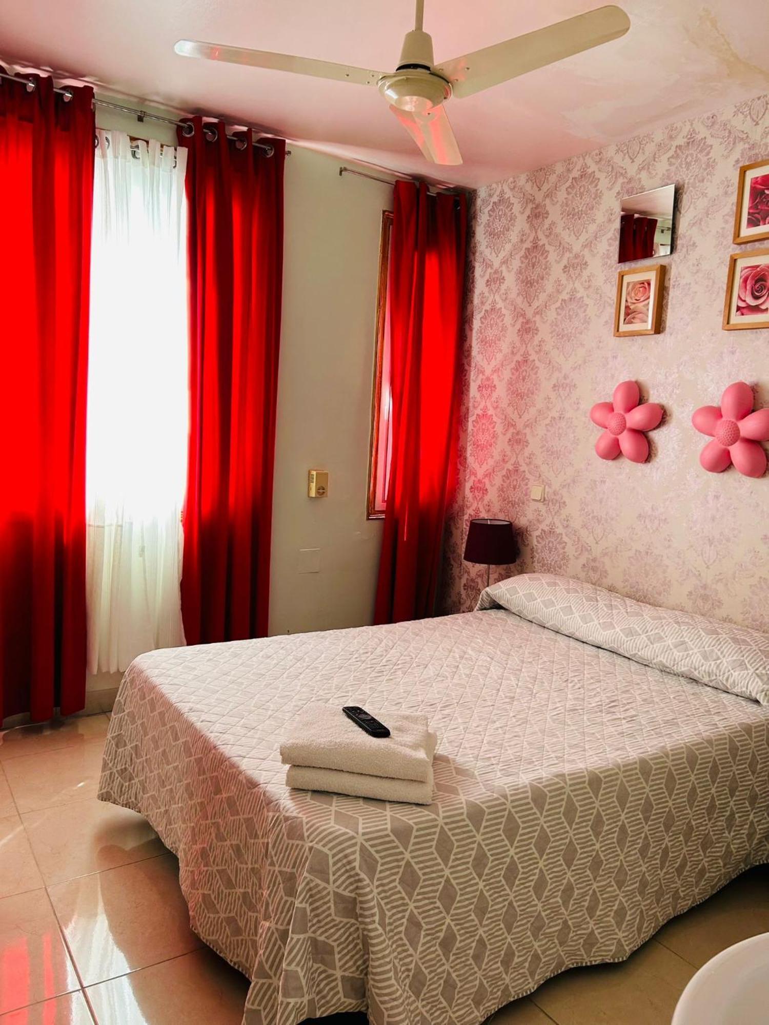 מדריד Casa De Huespedes Dolce Vita מראה חיצוני תמונה
